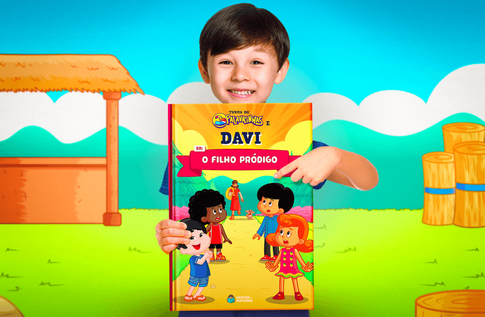 Foto de uma criança com sua Coleção Fé e Amor