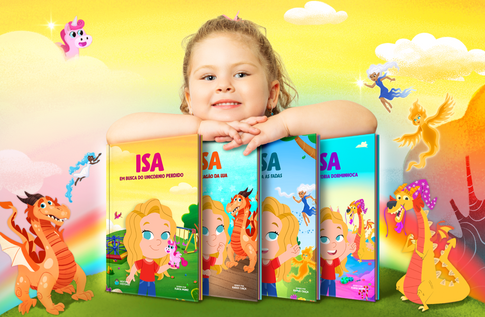 Foto de uma criança com sua Coleção Universo Encantado da Editora Dentro da História