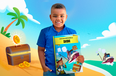 Foto de uma criança com seu livro personalizado A Grande Viagem