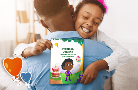 Crianças brincando com seus livros personalizados Cartão Personalizado: Aniversário no Reino Encantado