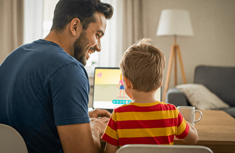 Crianças brincando com seus livros personalizados Diário de memórias