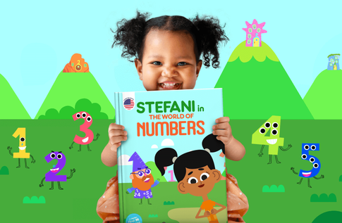 Crianças brincando com seus livros personalizados de First Lessons - Numbers