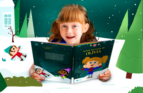 Crianças brincando com seus livros personalizados do Nevou No Natal