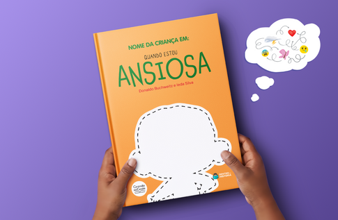 Crianças brincando com seus livros personalizados de Quando Estou Ansioso